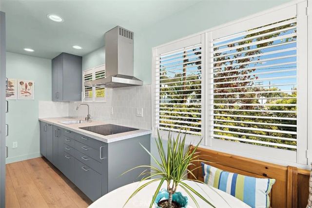 1494 Glenneyre, Laguna Beach, CA 92651