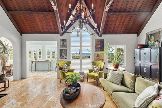 1494 Glenneyre, Laguna Beach, CA 92651