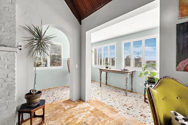 1494 Glenneyre, Laguna Beach, CA 92651