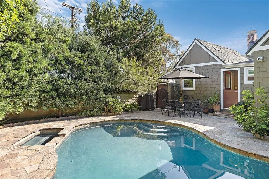 1494 Glenneyre, Laguna Beach, CA 92651