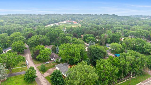 5117 Prescott Drive, Minnetonka, MN 55345