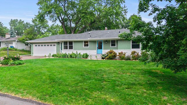 5117 Prescott Drive, Minnetonka, MN 55345