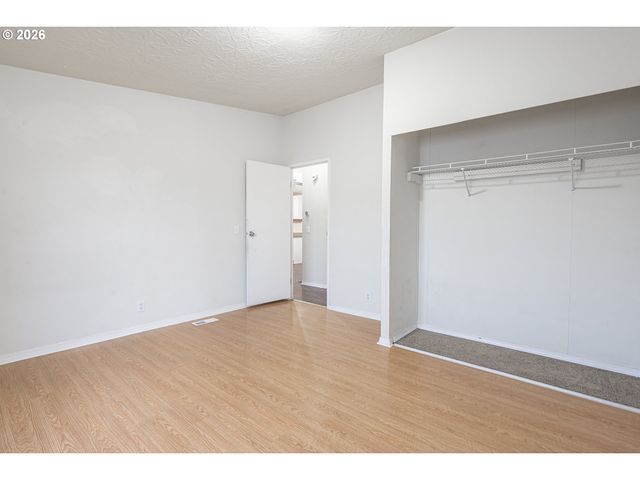 1000 S MCKERN Ct 10, Newberg, OR 97132