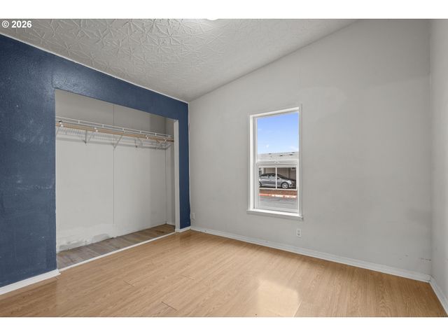1000 S MCKERN Ct 10, Newberg, OR 97132