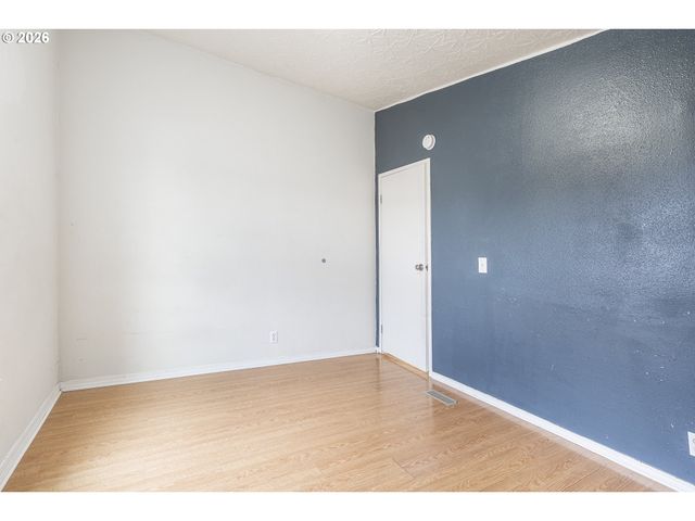 1000 S MCKERN Ct 10, Newberg, OR 97132