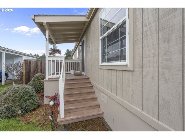 1000 S MCKERN Ct 10, Newberg, OR 97132
