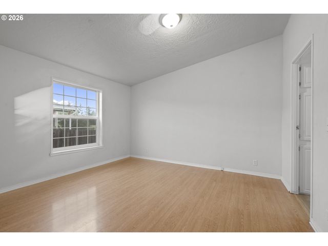 1000 S MCKERN Ct 10, Newberg, OR 97132