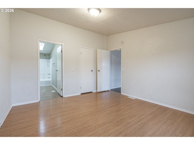 1000 S MCKERN Ct 10, Newberg, OR 97132