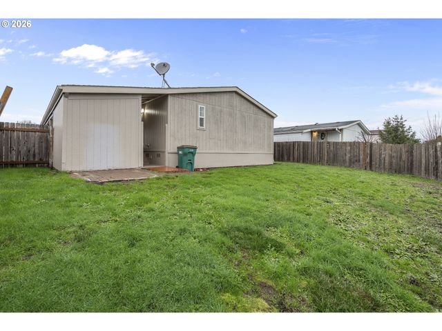 1000 S MCKERN Ct 10, Newberg, OR 97132
