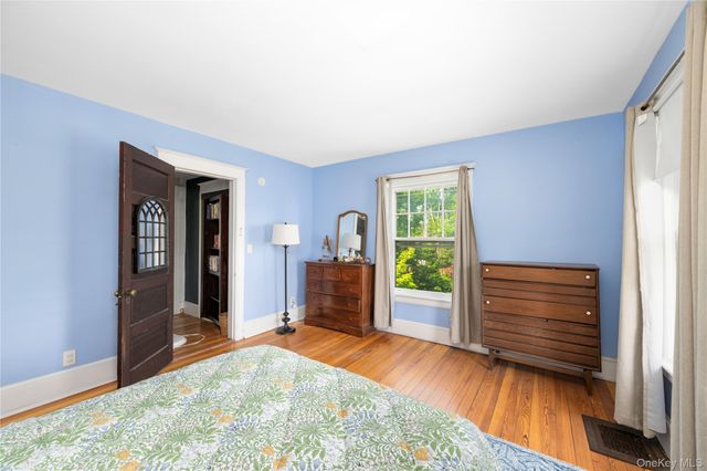 21 Barnard Avenue, Poughkeepsie, NY 12601