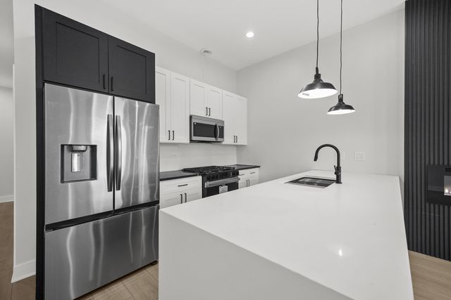 6423 S Evans Avenue, Chicago, IL 60637
