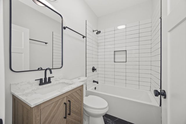 6423 S Evans Avenue, Chicago, IL 60637