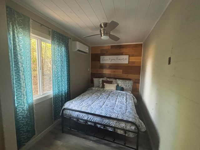 13356 Oh-374, Rockbridge, OH 43149