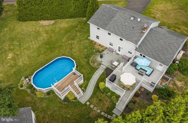 69 UPPER HILLTOP RD, Yardley, PA 19067