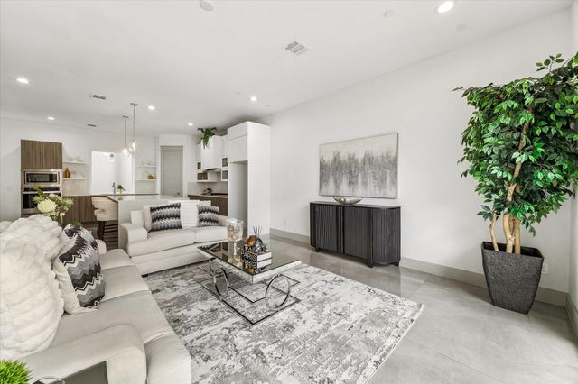 1605 Utah Street, Houston, TX 77007