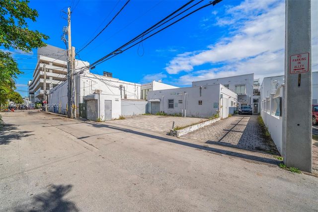 1558 Alton Rd, Miami Beach, FL 33139