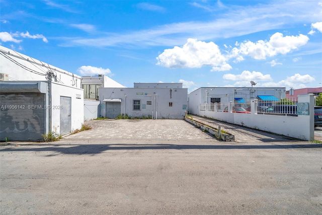 1558 Alton Rd, Miami Beach, FL 33139