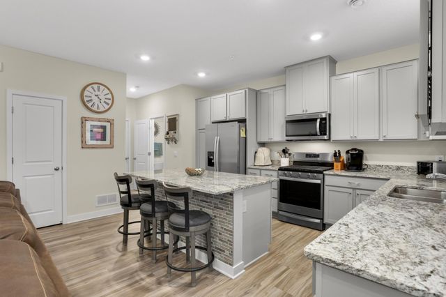 13832 Kaylemore Trail, Rosemount, MN 55068