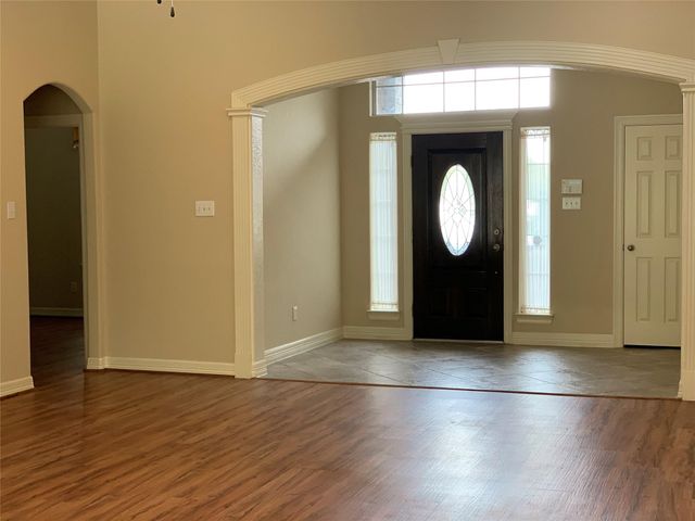 1990 Saint Edmunds Crossing, Dickinson, TX 77539