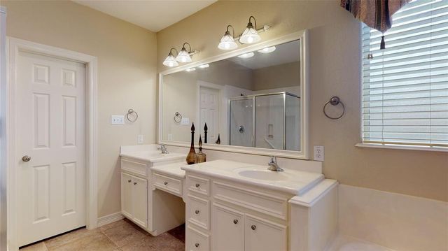 1990 Saint Edmunds Crossing, Dickinson, TX 77539