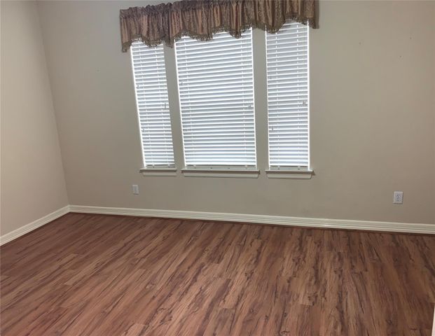 1990 Saint Edmunds Crossing, Dickinson, TX 77539