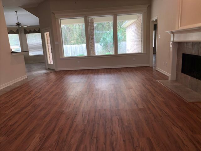 1990 Saint Edmunds Crossing, Dickinson, TX 77539