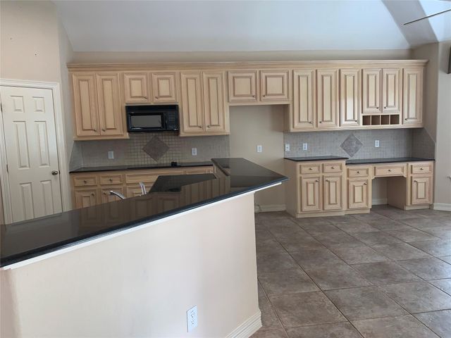 1990 Saint Edmunds Crossing, Dickinson, TX 77539