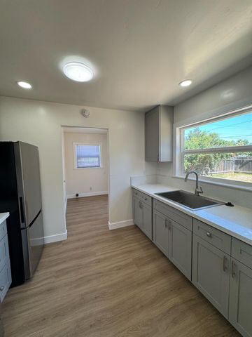 4501-4812 , C Roosevelt Ave, Sacramento, CA 95820