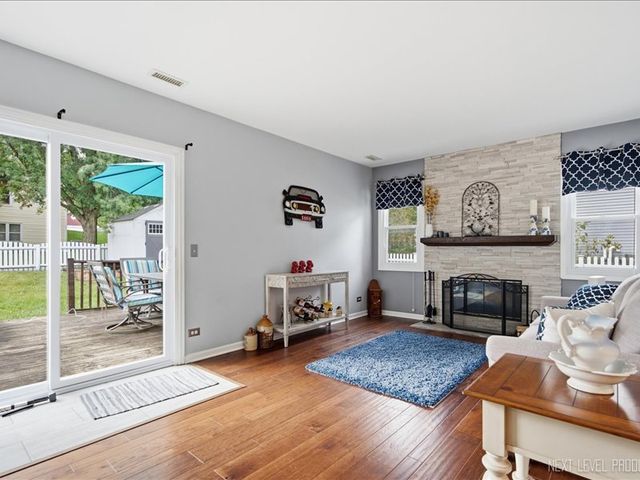 356 Wildwood Drive, North Aurora, IL 60542