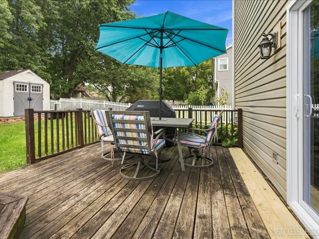 356 Wildwood Drive, North Aurora, IL 60542