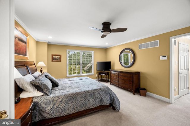 144 COUNTRY CLUB DR, Moorestown, NJ 08057
