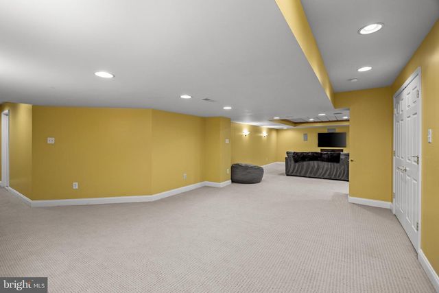 144 COUNTRY CLUB DR, Moorestown, NJ 08057