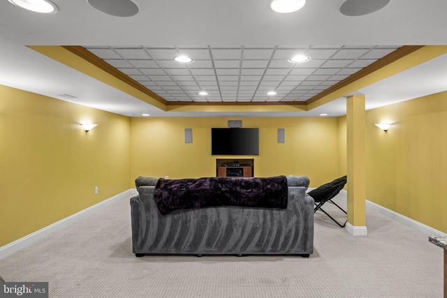 144 COUNTRY CLUB DR, Moorestown, NJ 08057