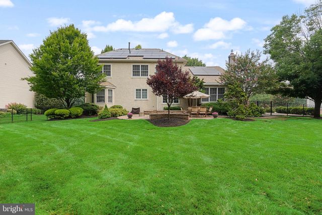 144 COUNTRY CLUB DR, Moorestown, NJ 08057