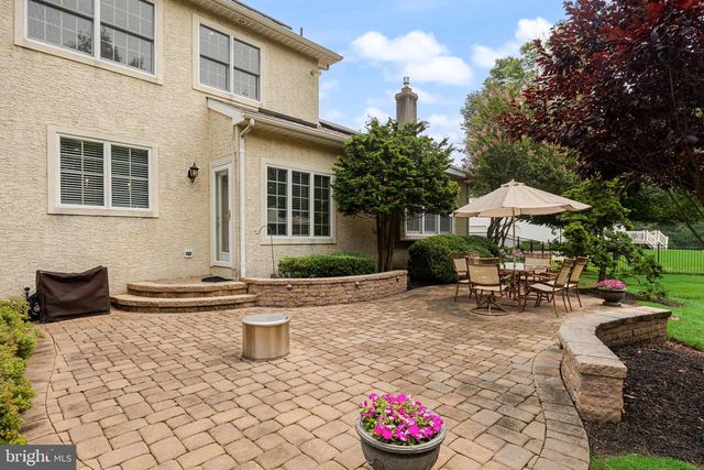144 COUNTRY CLUB DR, Moorestown, NJ 08057