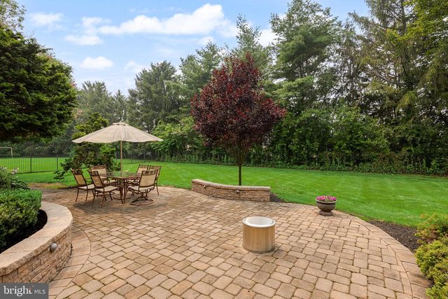 144 COUNTRY CLUB DR, Moorestown, NJ 08057