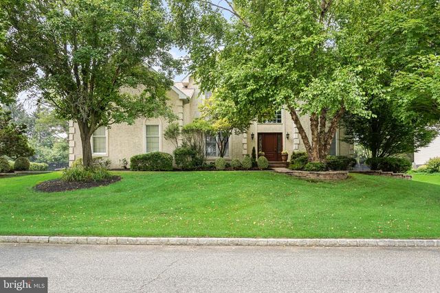 144 COUNTRY CLUB DR, Moorestown, NJ 08057