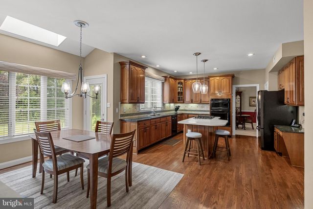 144 COUNTRY CLUB DR, Moorestown, NJ 08057