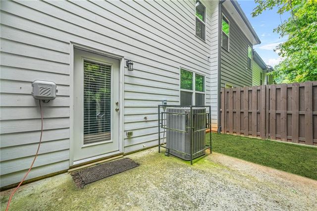 3181 Meadowstone Lane SW, Atlanta, GA 30331