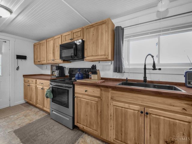 901 Oak Grove Road, Clark Twp, OH 45146