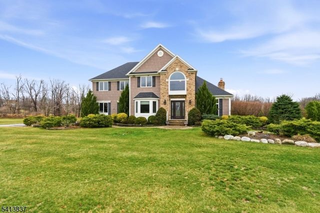 8 Spring Hunter Ct, Green Twp., NJ 07821