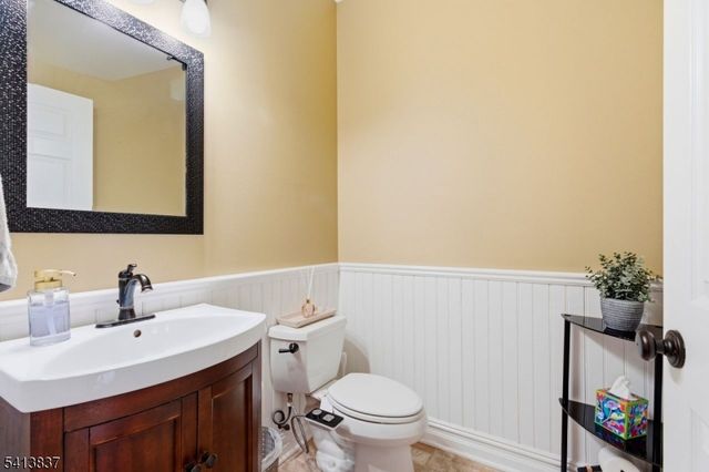 8 Spring Hunter Ct, Green Twp., NJ 07821