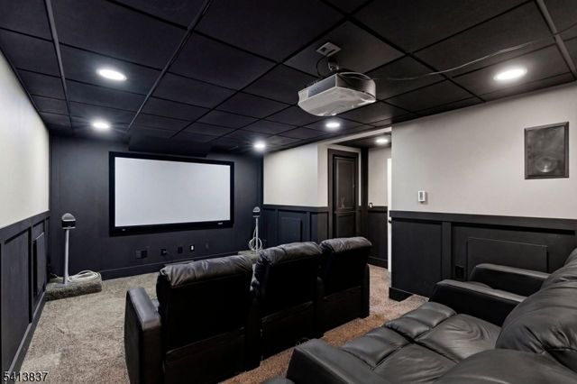 8 Spring Hunter Ct, Green Twp., NJ 07821