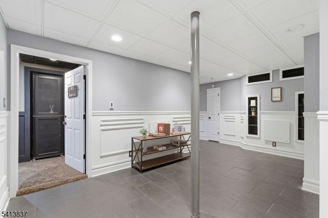 8 Spring Hunter Ct, Green Twp., NJ 07821