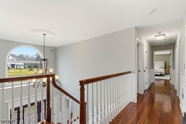 8 Spring Hunter Ct, Green Twp., NJ 07821