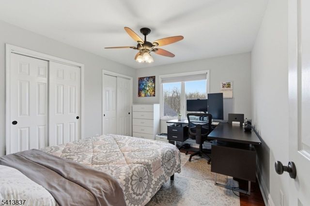 8 Spring Hunter Ct, Green Twp., NJ 07821