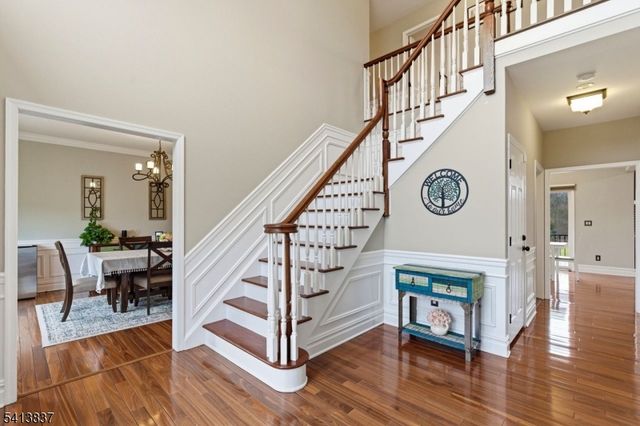 8 Spring Hunter Ct, Green Twp., NJ 07821