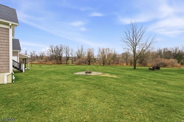 8 Spring Hunter Ct, Green Twp., NJ 07821