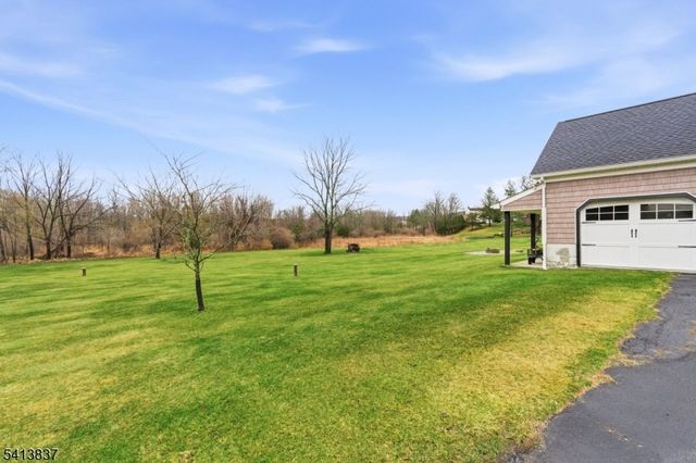 8 Spring Hunter Ct, Green Twp., NJ 07821