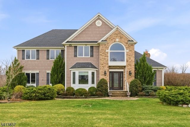 8 Spring Hunter Ct, Green Twp., NJ 07821